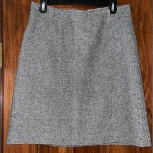 TALBOTS Women’s Skirt. Grey & Black Twead Color. Size 6